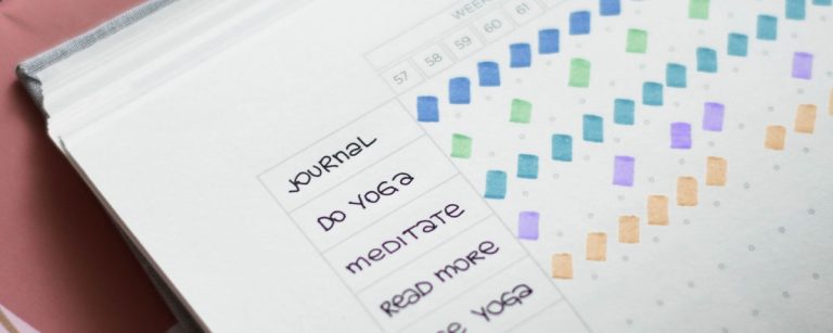 Tracke deine Fitnessziele mit einem Gewohnheitstracker im Journal.